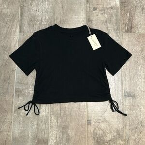 Black Crop Top •NEW WITH TAG•